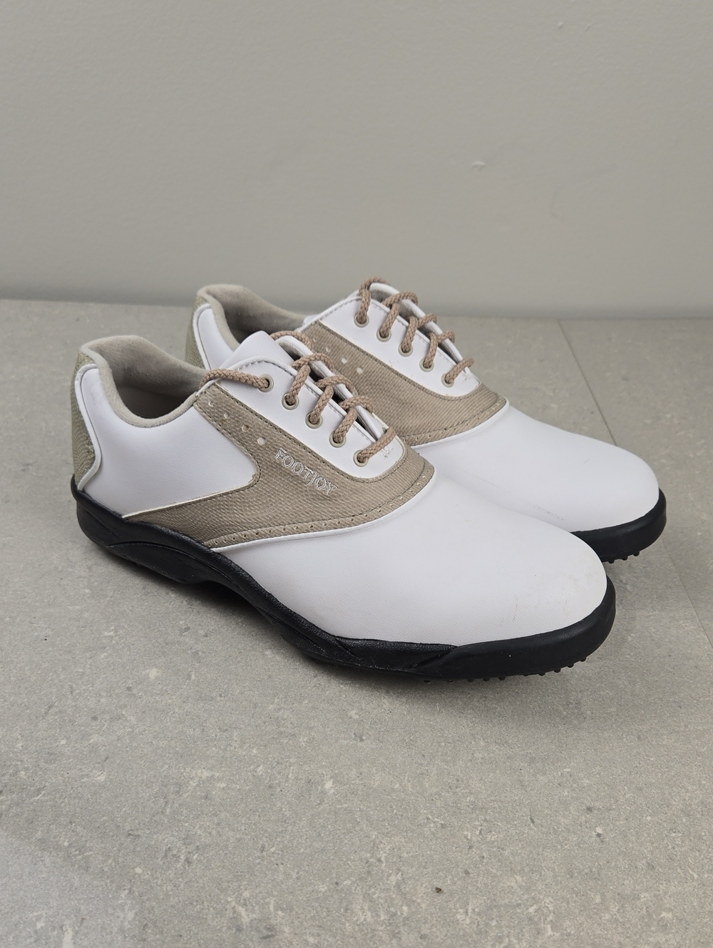 FootJoy GreenJoys Women’s Spiked Golf Shoes White Tan Cleats Preppy Size 10